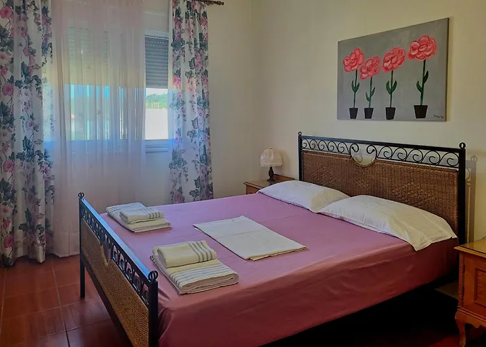 Hillside Sky View Habitación en casa particular Himarë